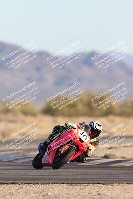 media/Dec-07-2025-CVMA (Sun) [[3e7d2de5dc]]/Race 16-Formula Middleweight/